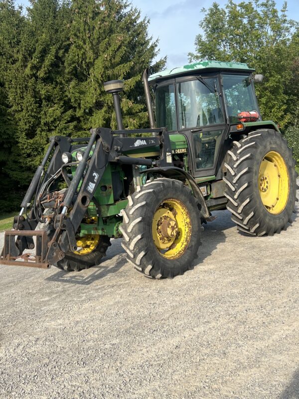 John Deere 3050